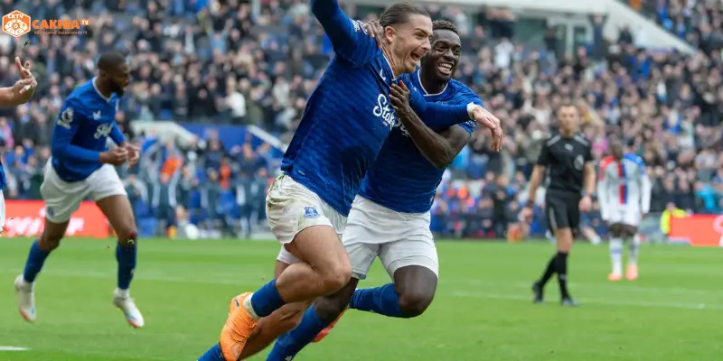 Không khí Selhurst Park trước Crystal Palace vs Everton