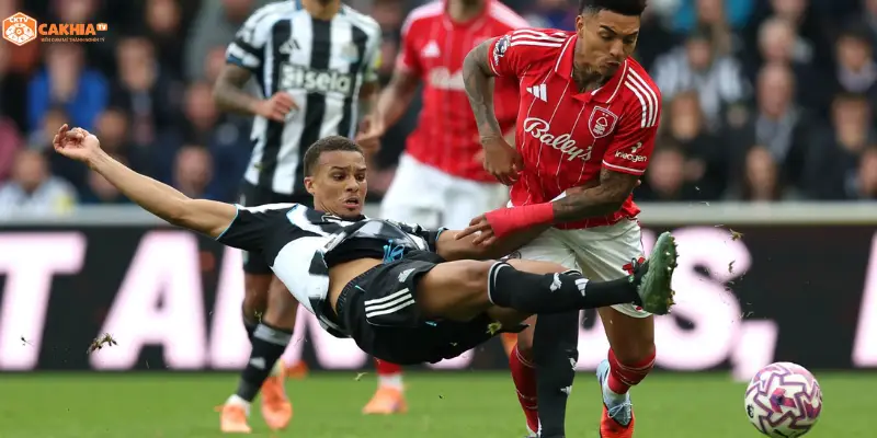 Nottingham Forest vs Newcastle United tranh chấp quyết liệt tại City Ground